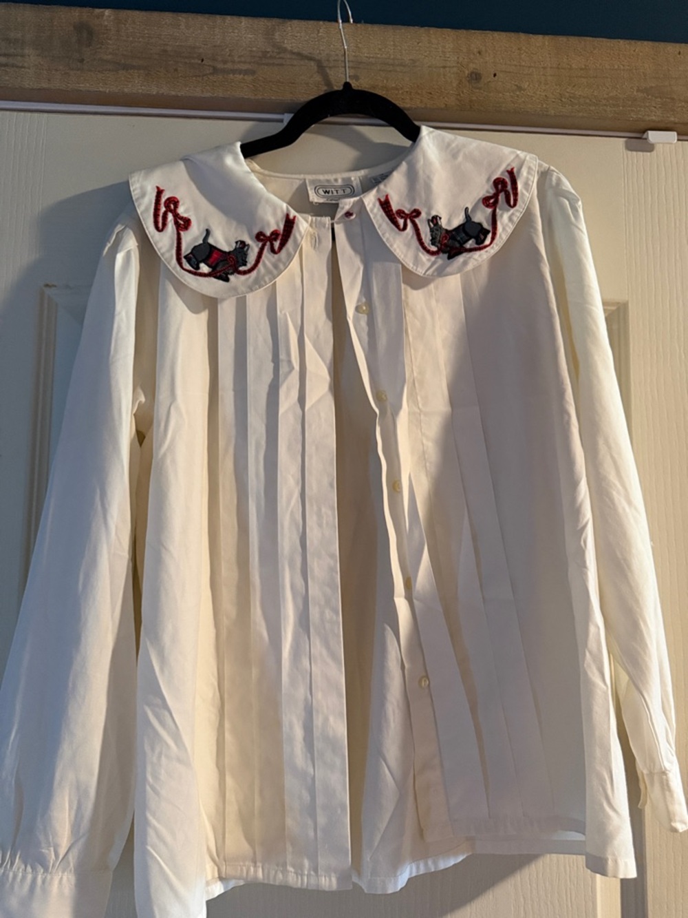 Embroidered Collar White Button-Up Jacket
